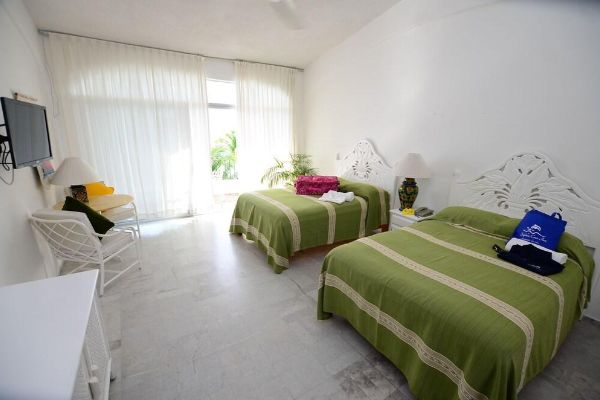 Dolphin Cove Inn (Manzanillo)